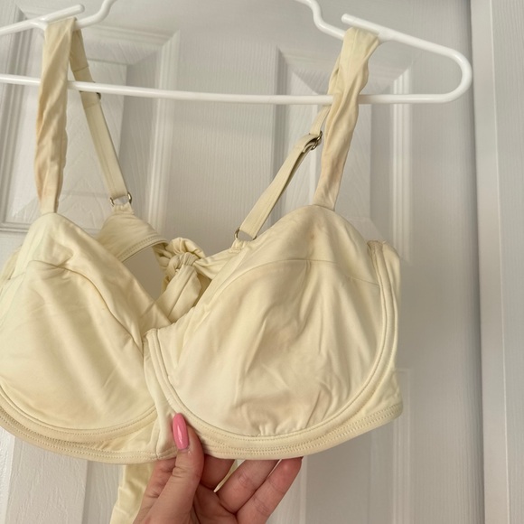 Monday Swimwear Ivory Clovelly Bikini Top - Picture 5 of 10